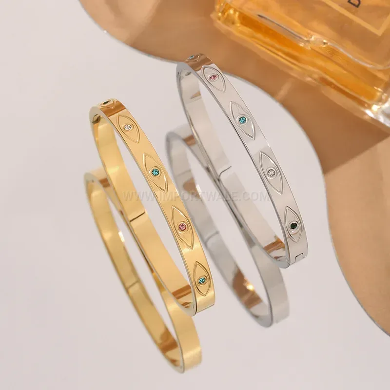 Dazzling Sunburst Rhinestone Gold-Plated Titanium Steel Bangle