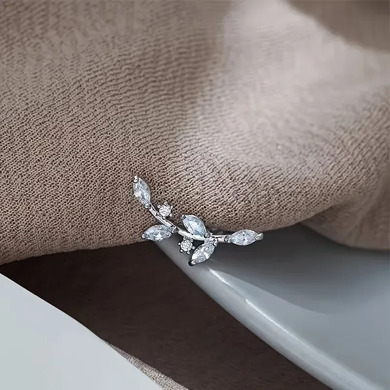 Chic Stainless Steel Leaf and Star Rhinestone Cartilage Stud Set