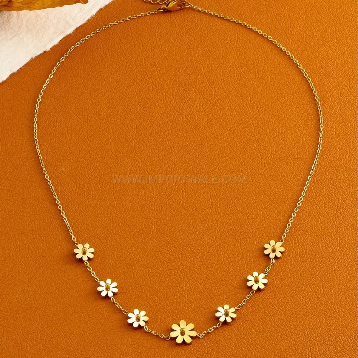 Premium Gold Titanium Steel Seven Daisy Flower Pendant Necklace