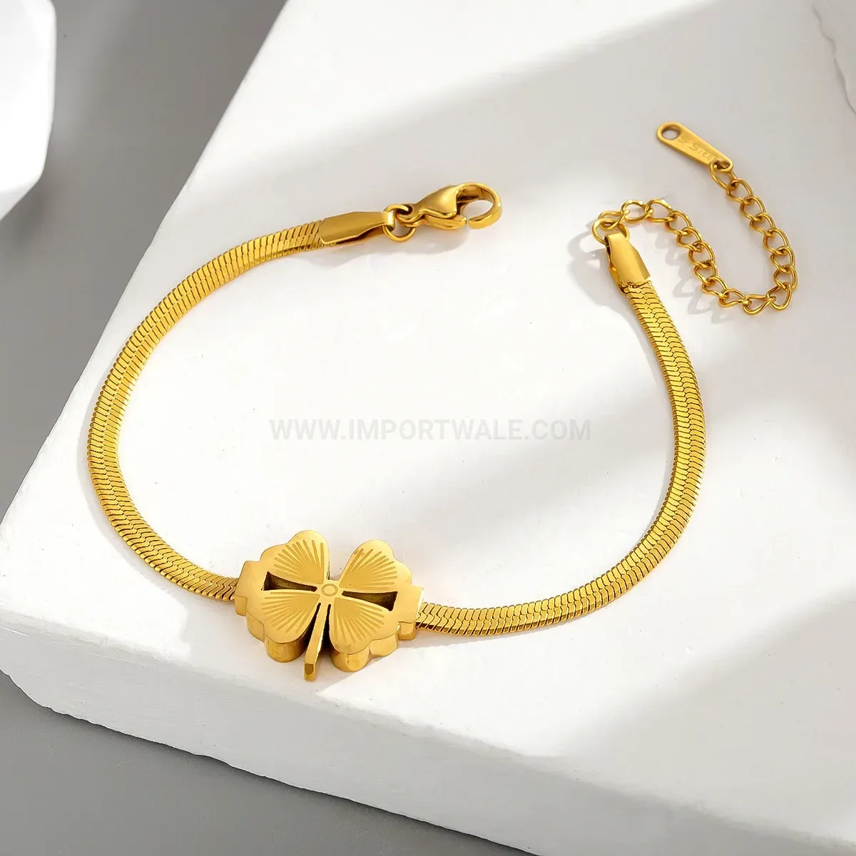 Elegant Minimalist Stainless Steel Four Leaf Clover Bracelet