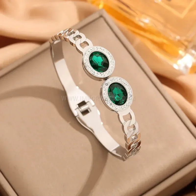 Trendy Oval Green Gemstone Gold-Plated Titanium Steel Bangle