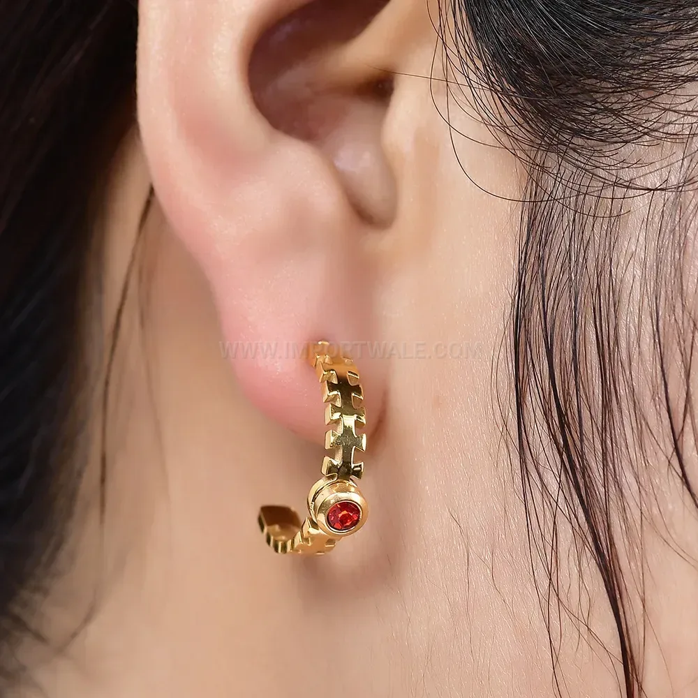 Stylish Vintage Flat Herringbone C-Shaped Stainless Steel Zircon Earrings