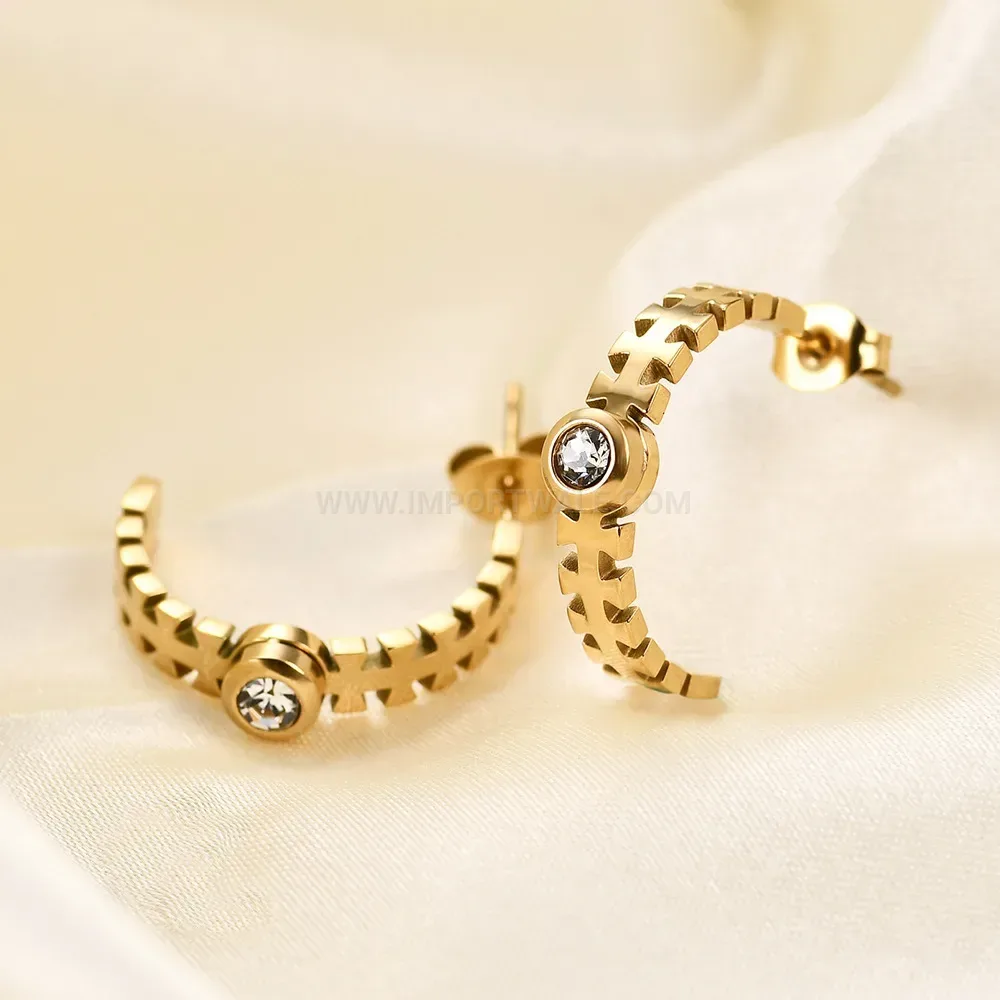 Stylish Vintage Flat Herringbone C-Shaped Stainless Steel Zircon Earrings