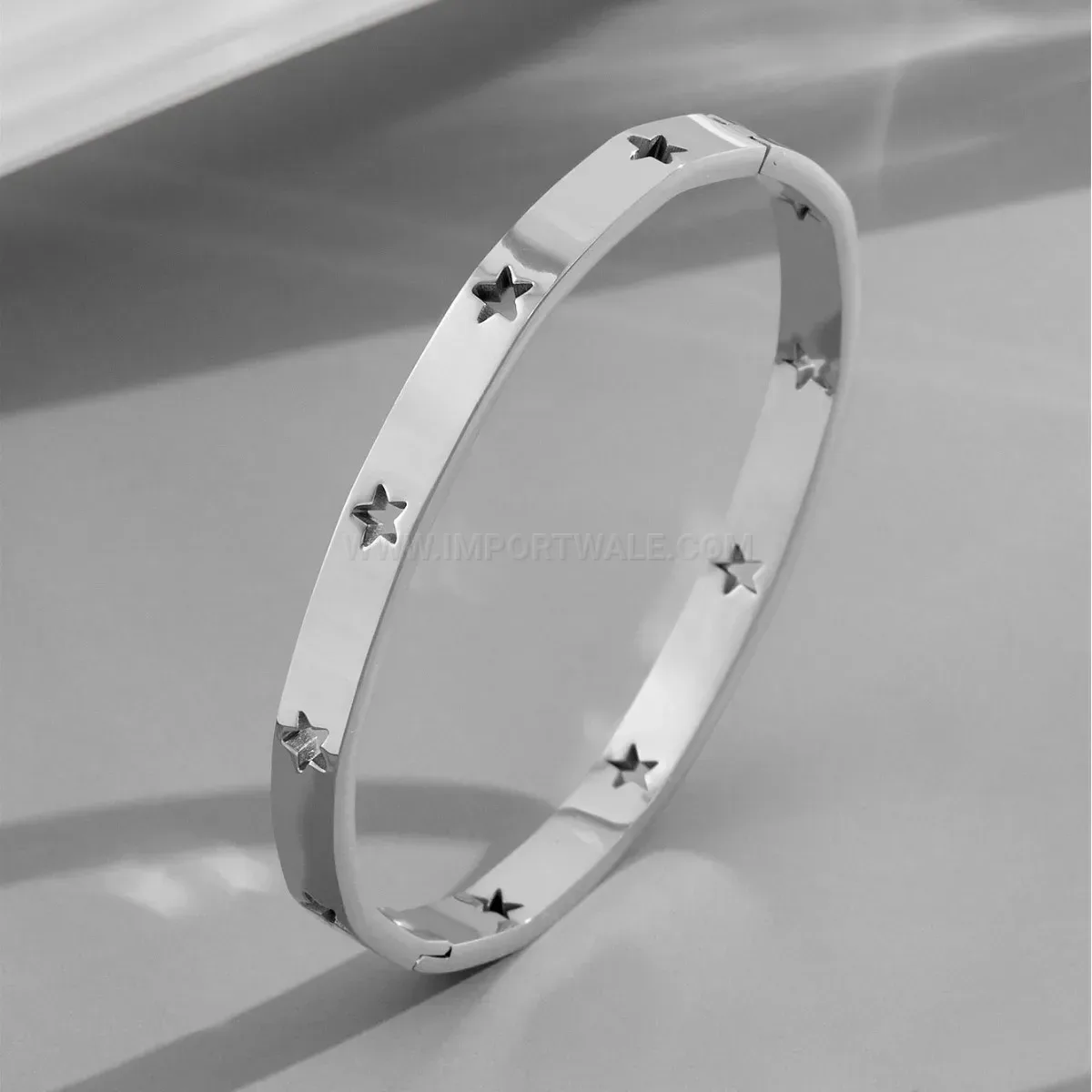 Fashion Cutout Star Titanium Steel Clasp Bangle Bracelet