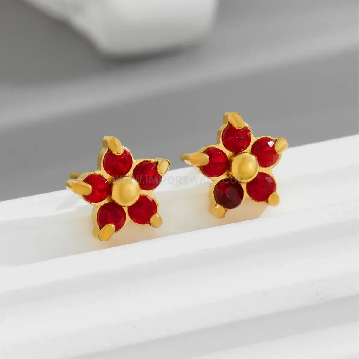 Rhinestone Floral Stud Earrings in Gold Plated Titanium Steel