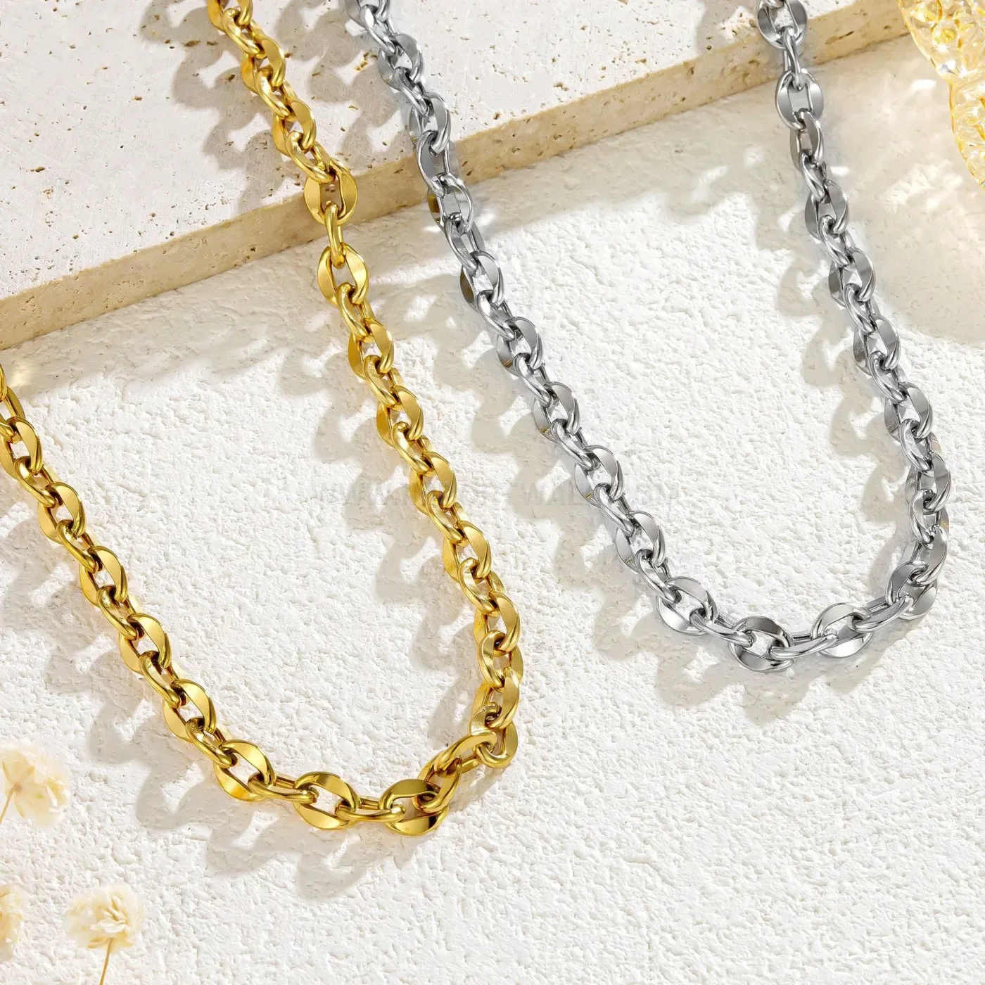 Modern Stainless Steel Lip Chain Link Statement Necklace