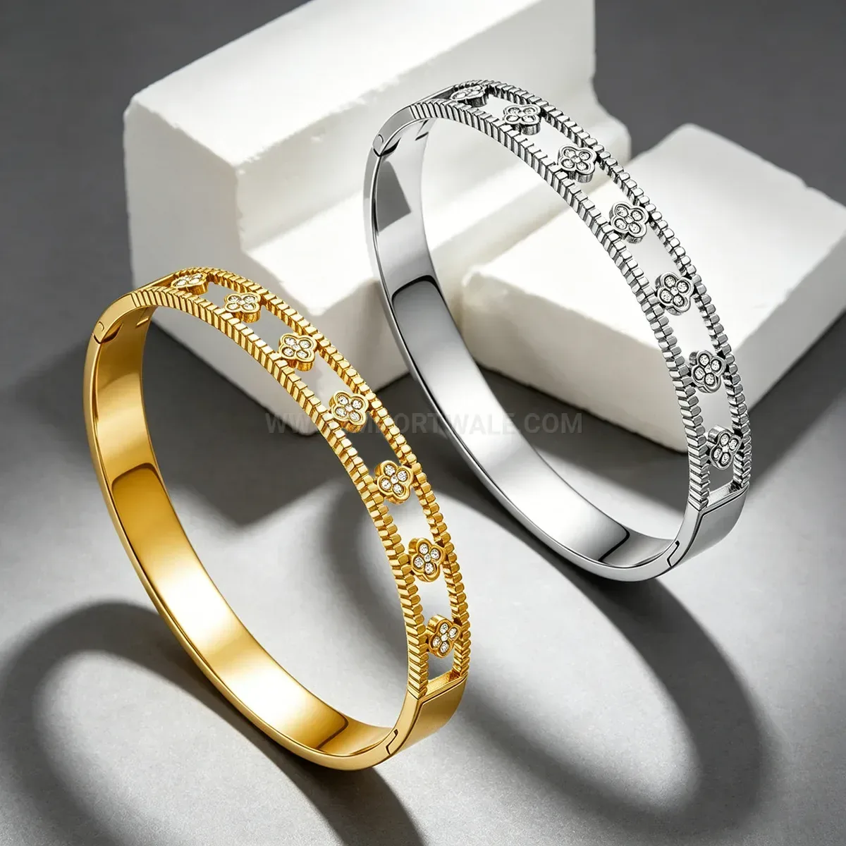 Fashion Wide Stainless Steel Clover Cubic Zirconia Bangle