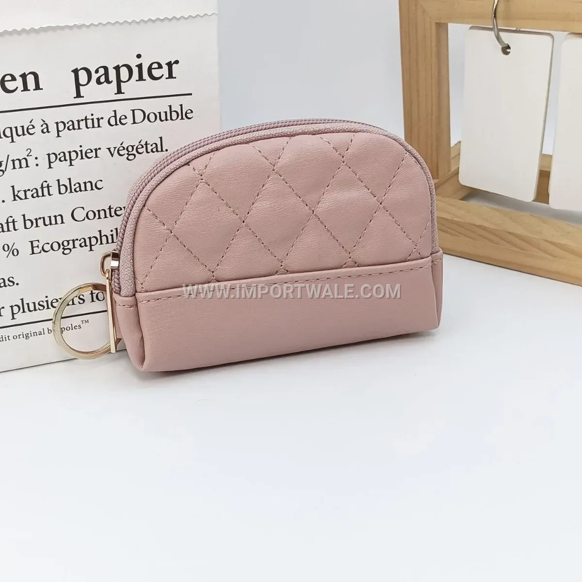 Shell Shaped Quilted Faux Leather Zipper Coin Clutch