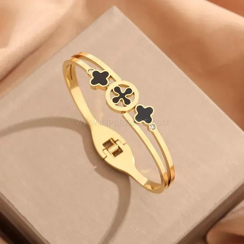 Designer Black Shell Four Leaf Clover Titanium Steel Bangle Bracelet