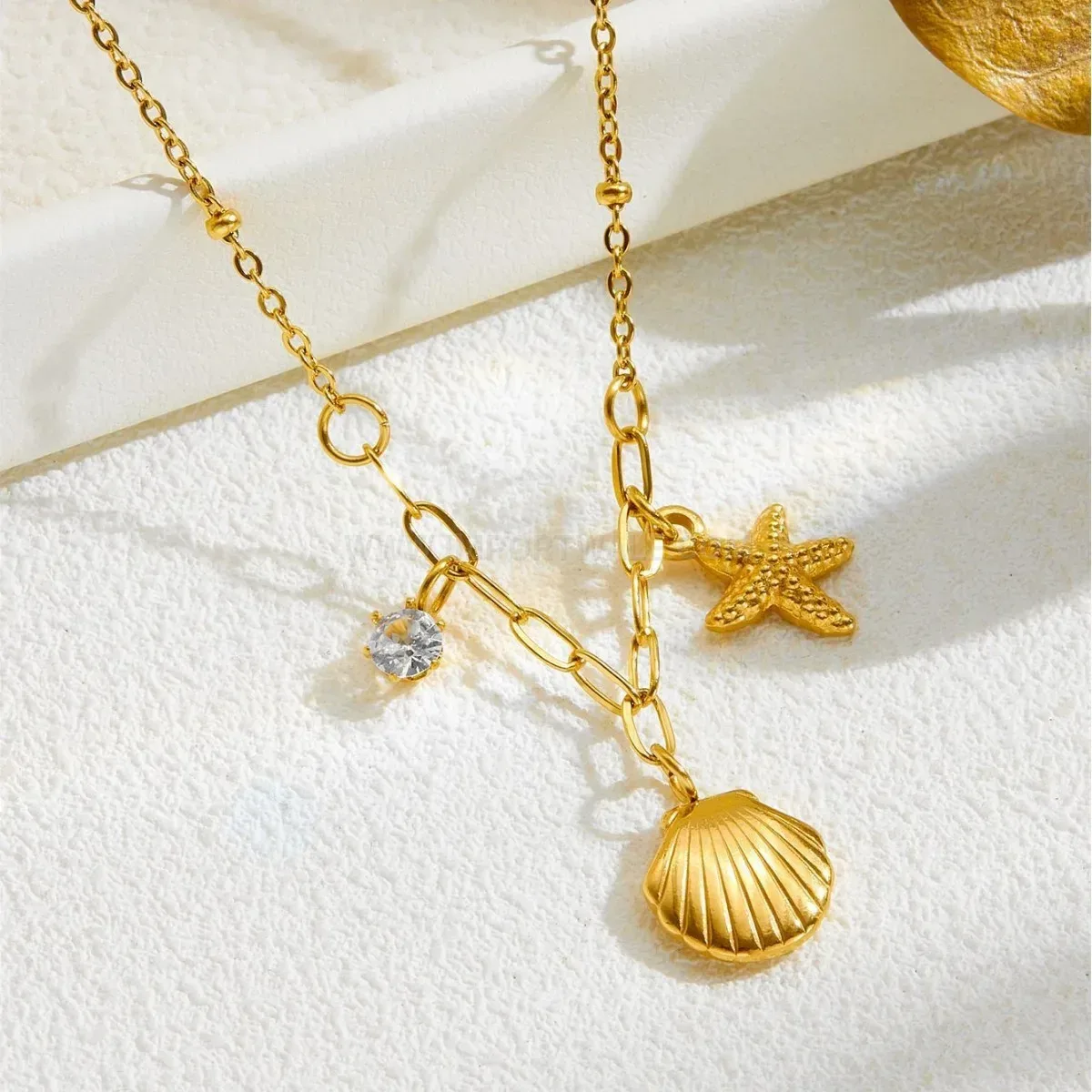 Modern Gold Shell and Starfish Titanium Steel Short Necklace