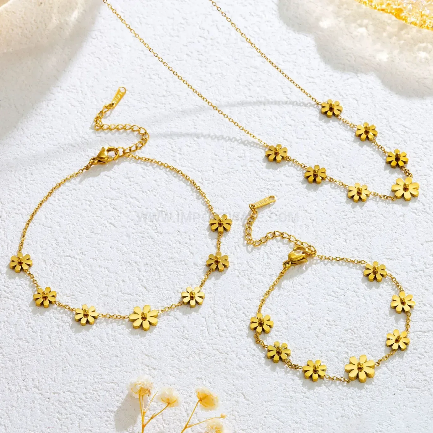 Fashion Gold Plated Stainless Steel Daisy Flower Pendant Necklace