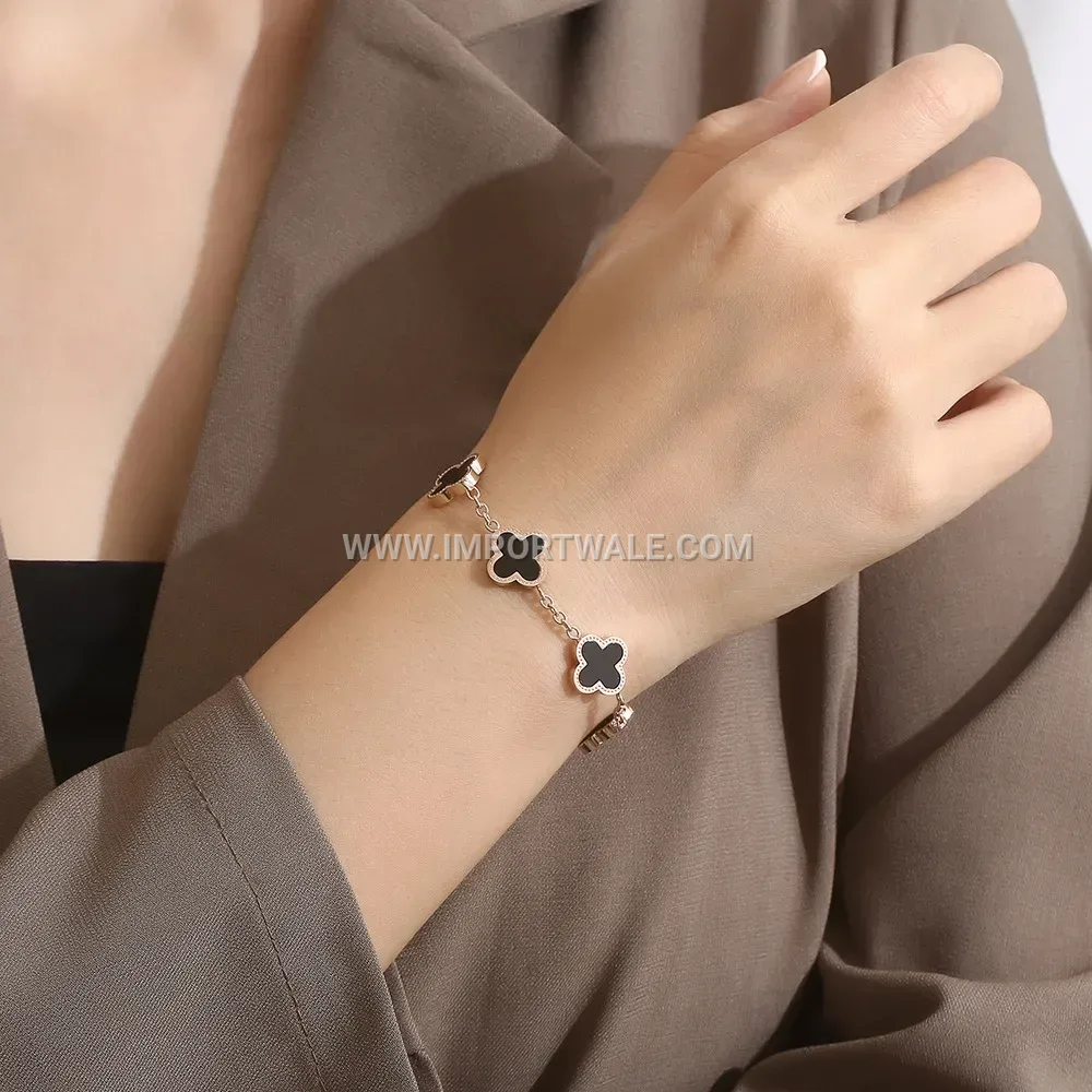 Lucky Four-Leaf Clover Shell Inlay Titanium Steel Bracelet