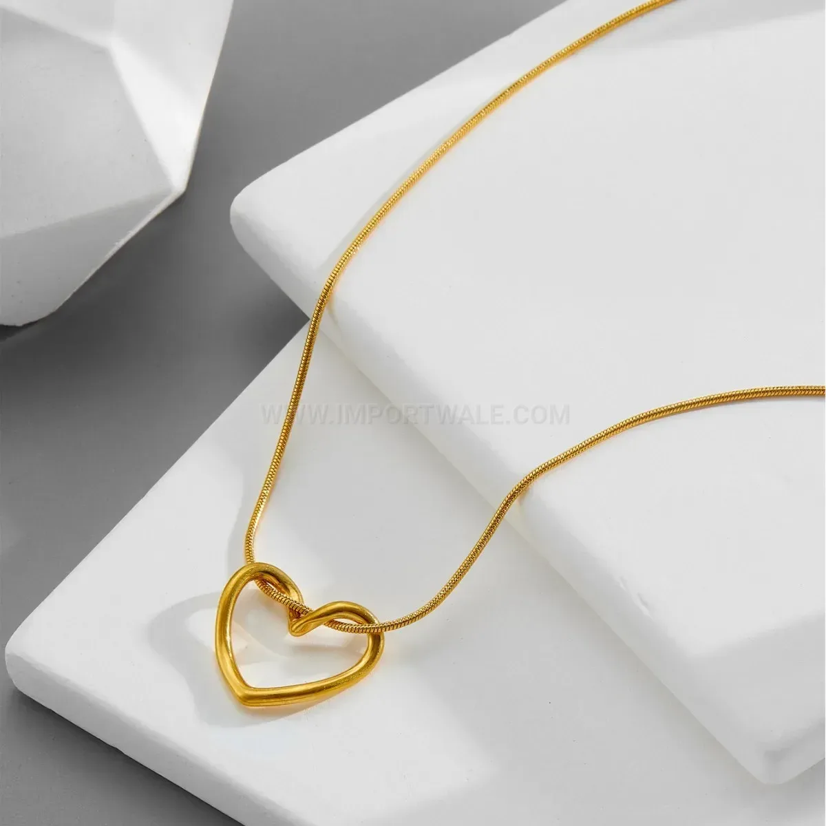 Stylish Hollow Heart Pendant Gold Plated Titanium Steel Choker Necklace