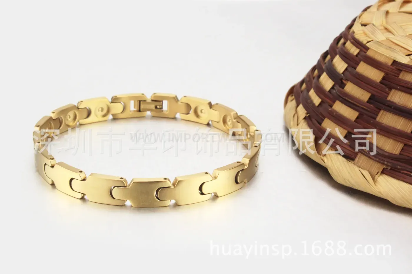Premium Minimalist Geometric Titanium Bio Magnetic Link Bracelet