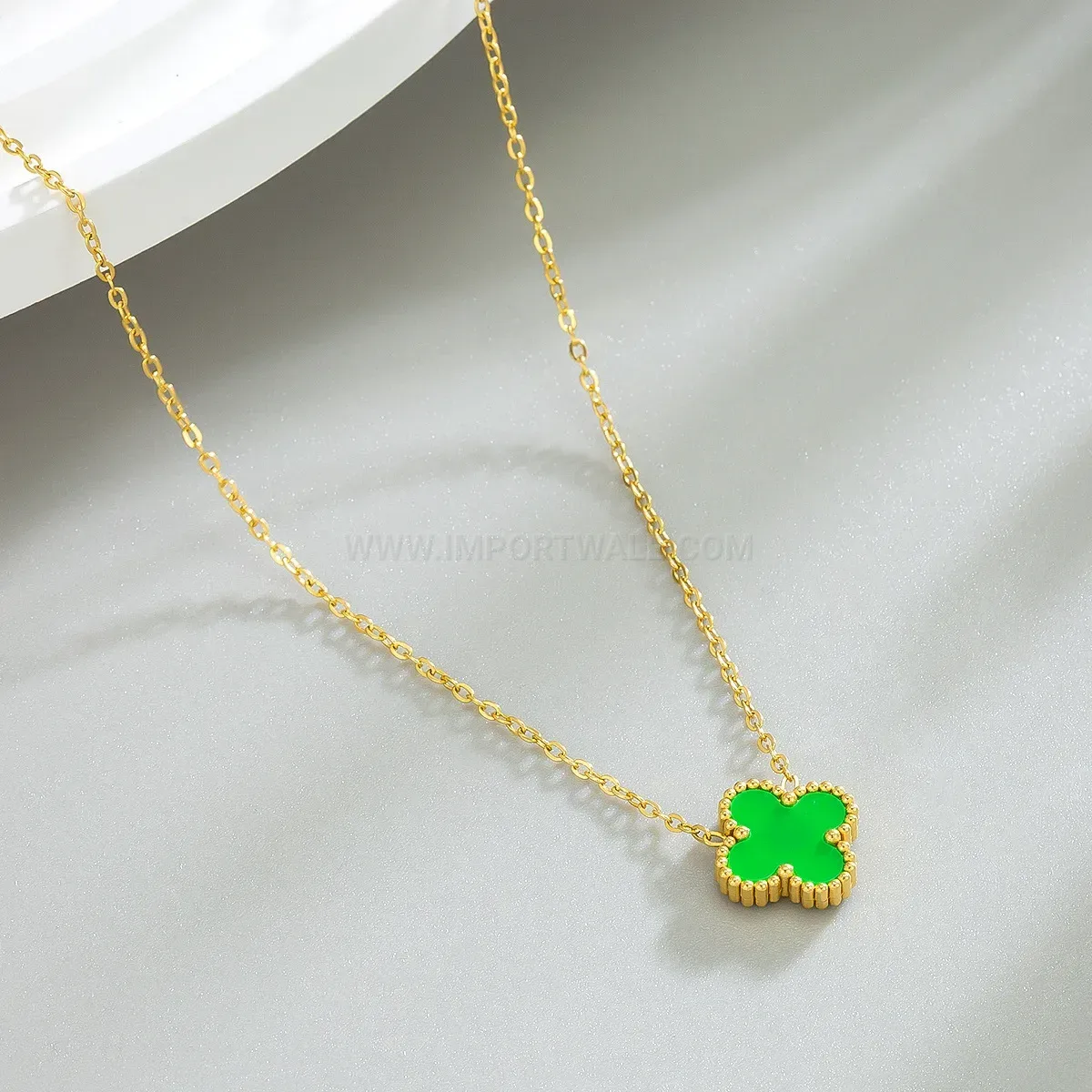 Modern Gold Tone Four Leaf Clover Pendant Necklace with Green Mother of Pearl