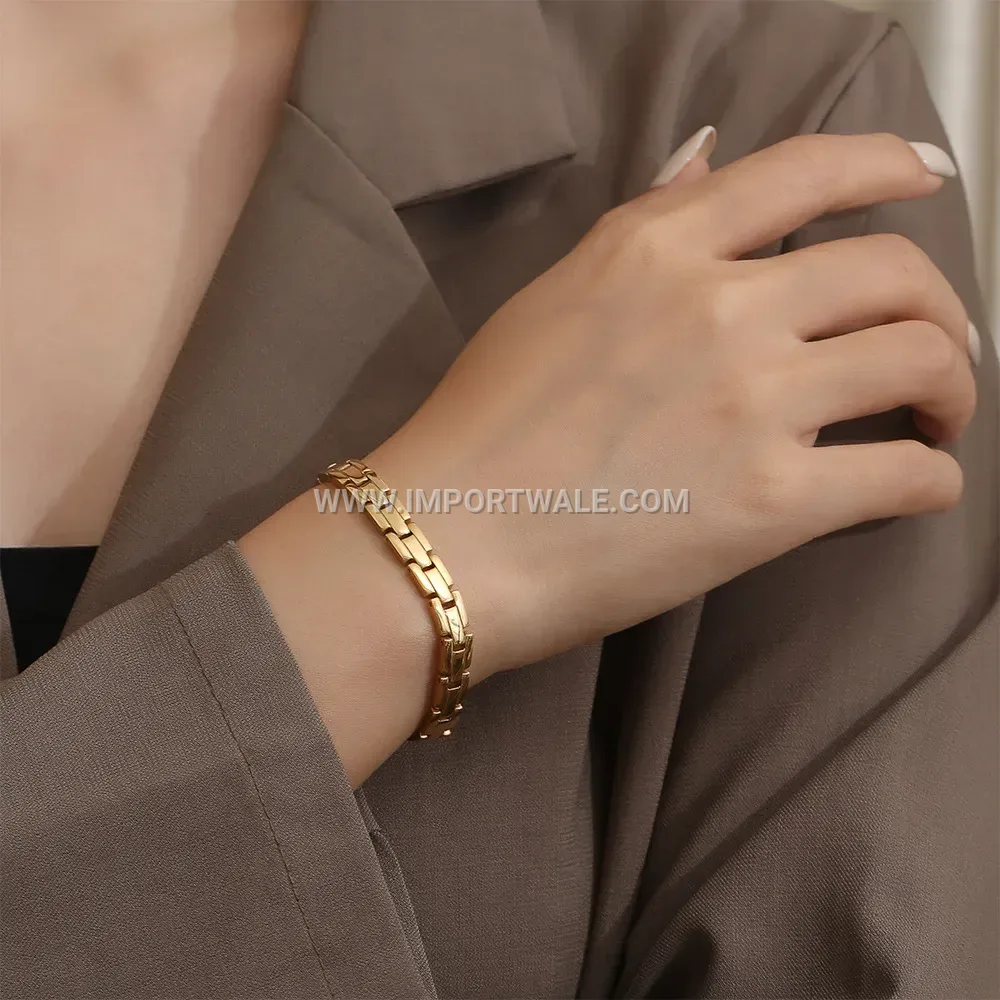Wide Striped Geometric Titanium Steel Chain Bracelet for Women