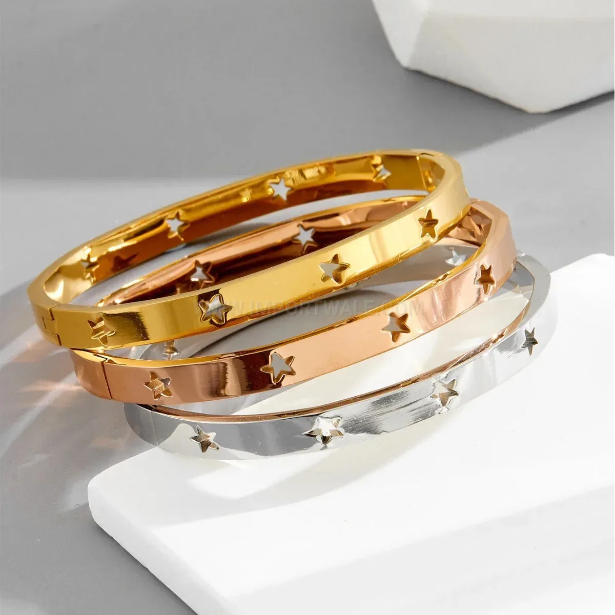 Fashion Cutout Star Titanium Steel Clasp Bangle Bracelet