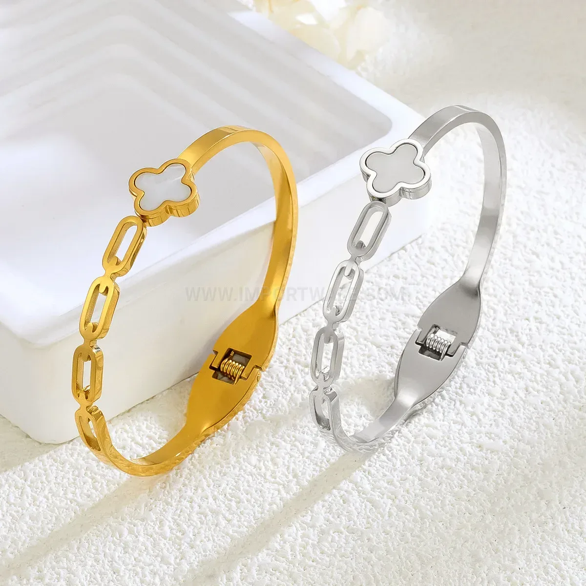 Modern Mother of Pearl Four Leaf Clover Stainless Steel Bangle