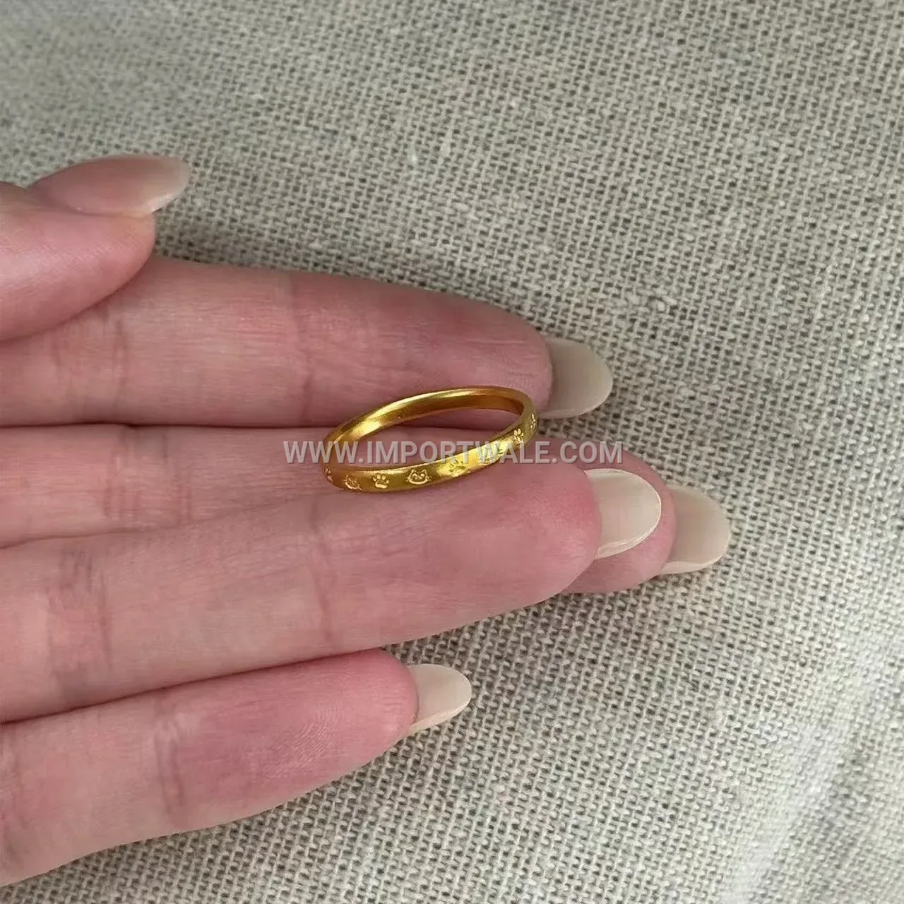 Delicate Polished Gold Cat Motif Ring