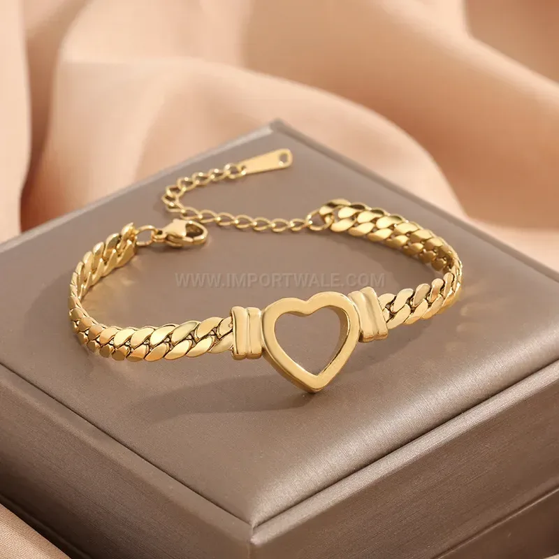 Trendy Hollow Heart Pendant Titanium Steel Clvicle Chain Necklace