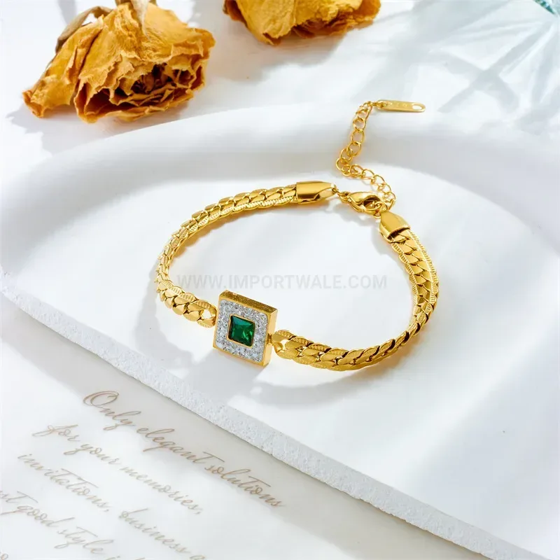 Chic Layered Emerald Tone Titanium Steel Pendant Necklace