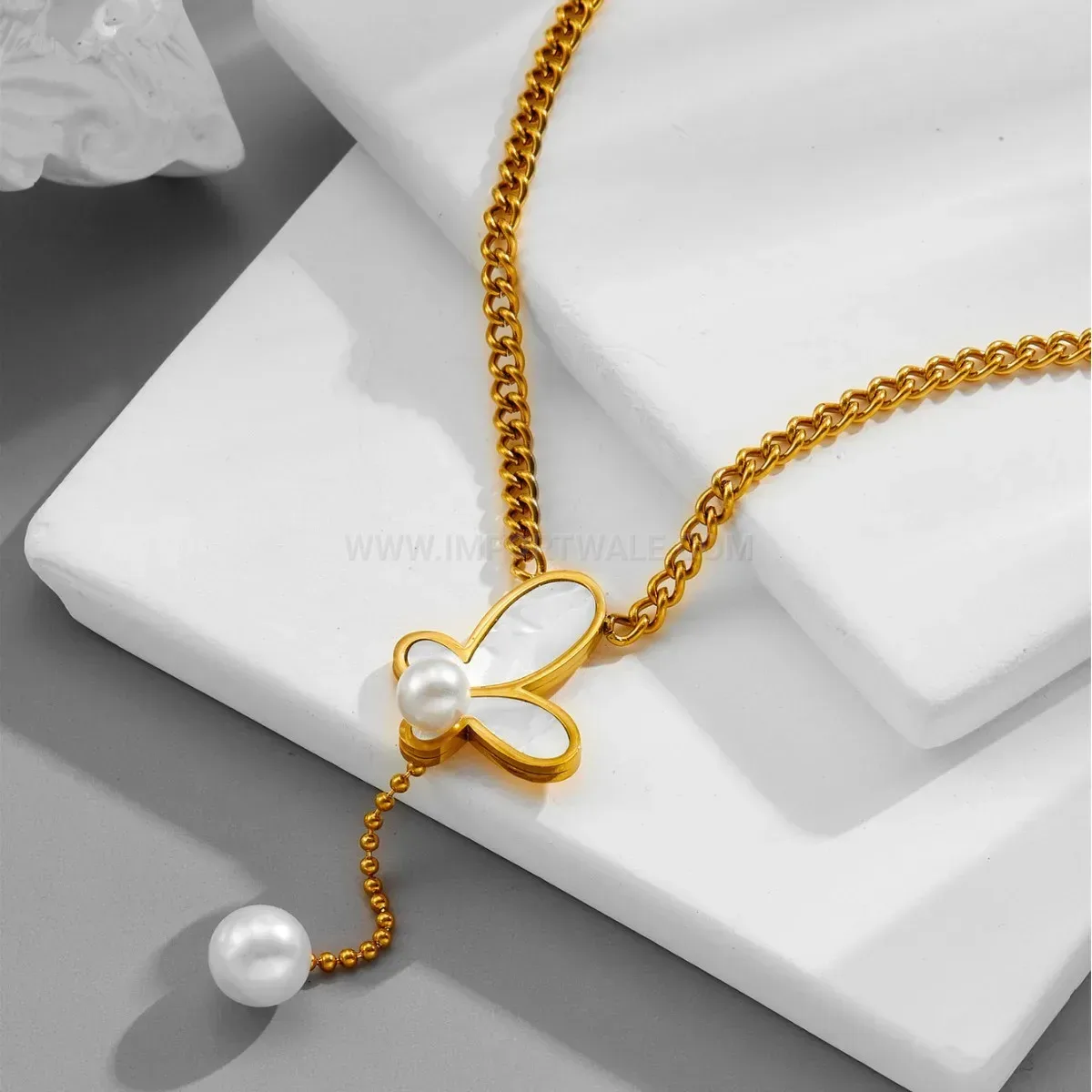 Fashion Gold Stainless Steel Butterfly and Pearl Tassel Pendant Necklace