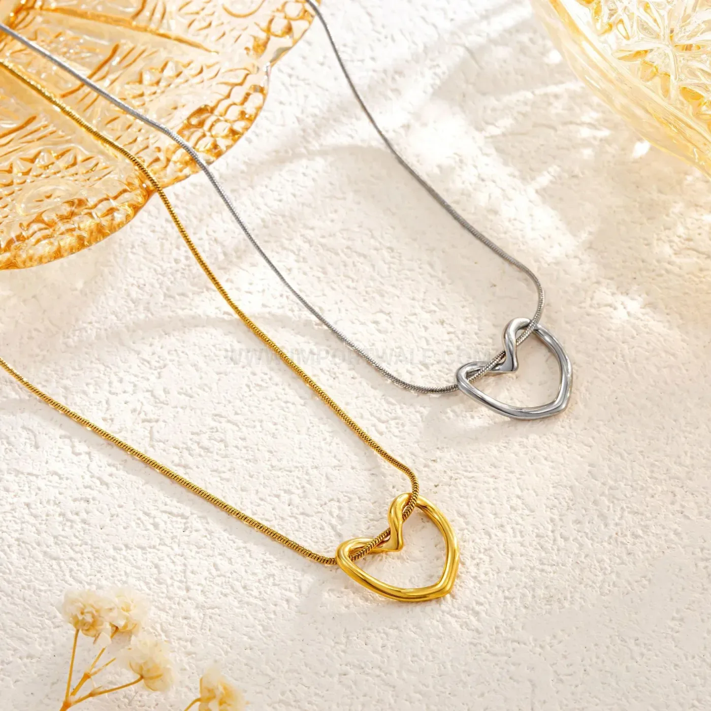 Stylish Hollow Heart Pendant Gold Plated Titanium Steel Choker Necklace