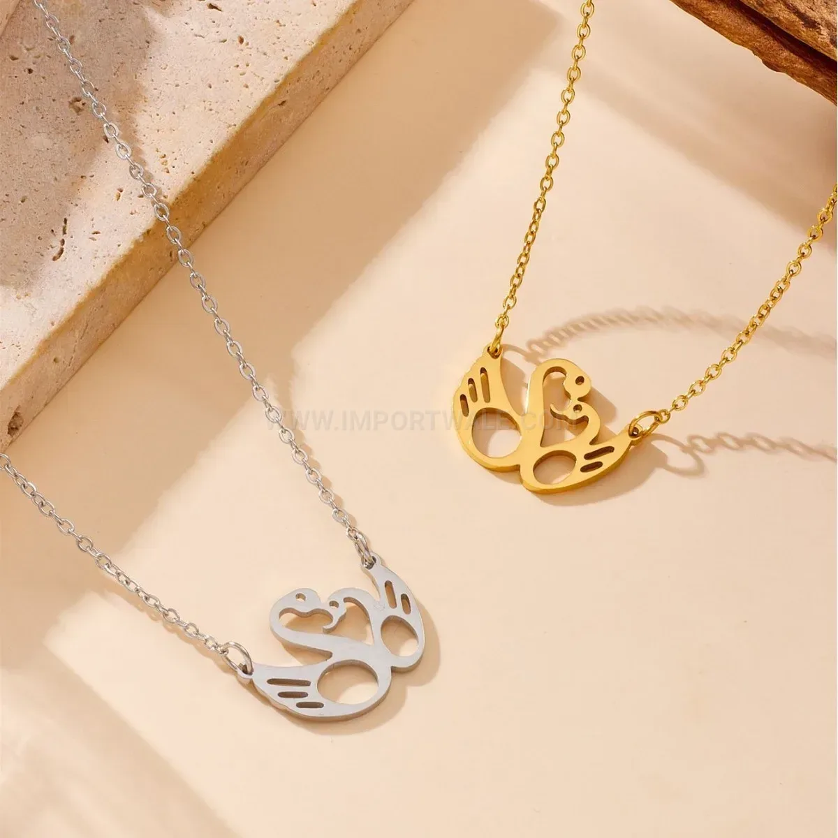 Fashion Minimalist Kissing Swan Vacuum Plated Titanium Steel Pendant Necklace