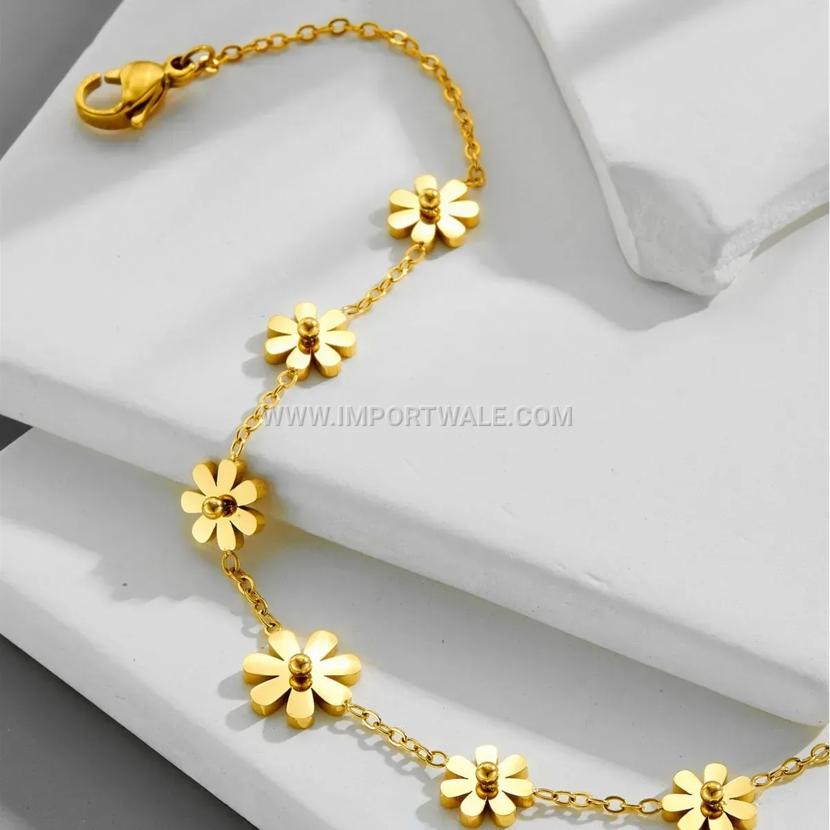Gold Titanium Steel Daisy Charm Anti Tarnish Anklet