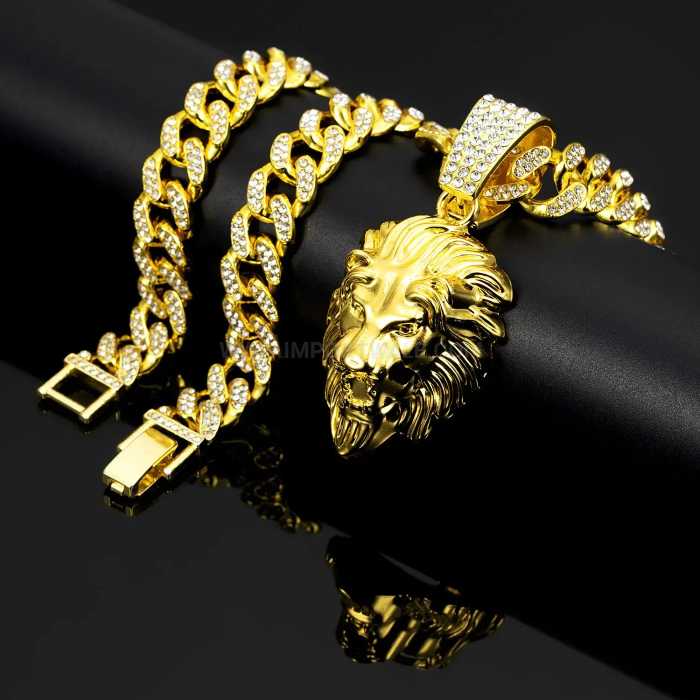 Elegant Iced Out Alloy Lion Head Pendant Cuban Chain Necklace