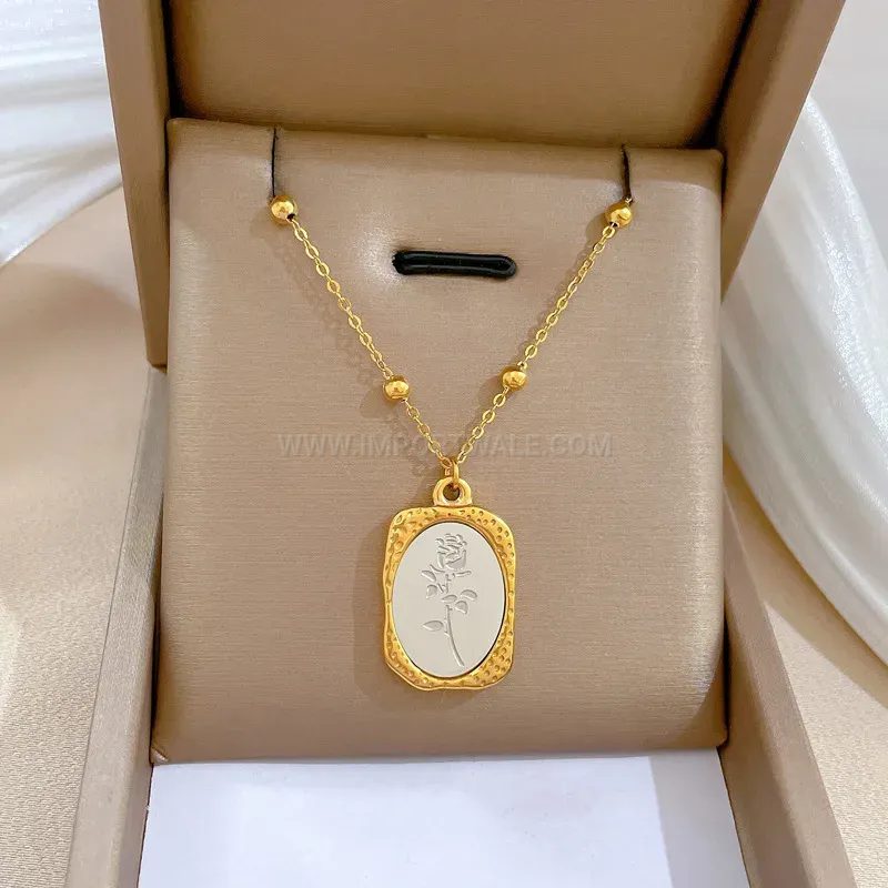 Square Frame Rose Pendant Titanium Steel Short Clavicle Chain