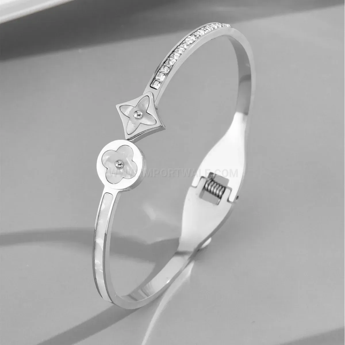 Cubic Zirconia Four-Leaf Clover Mother-of-Pearl Titanium Steel Bangle