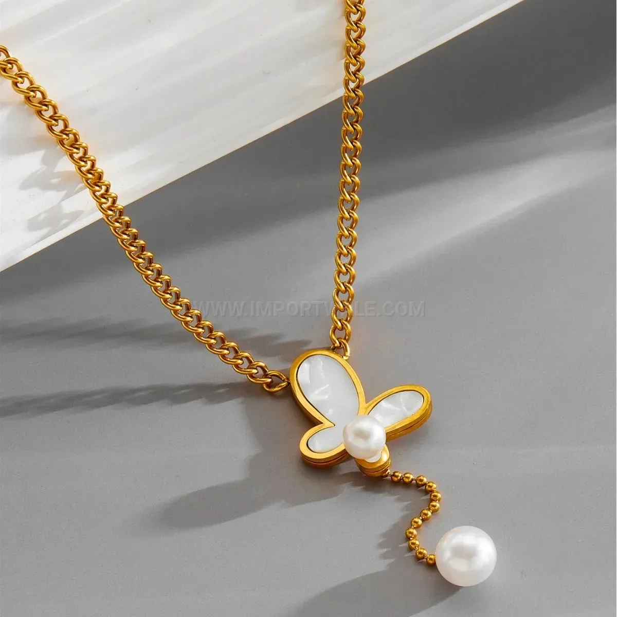 Fashion Gold Stainless Steel Butterfly and Pearl Tassel Pendant Necklace