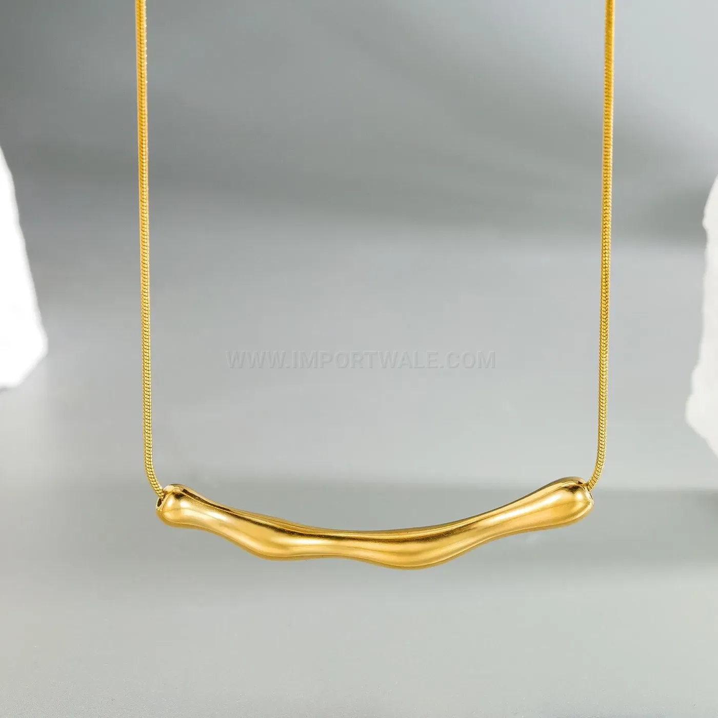 Chic Irregular Geometric Titanium Steel Bar Pendant Snake Chain Necklace in Gold