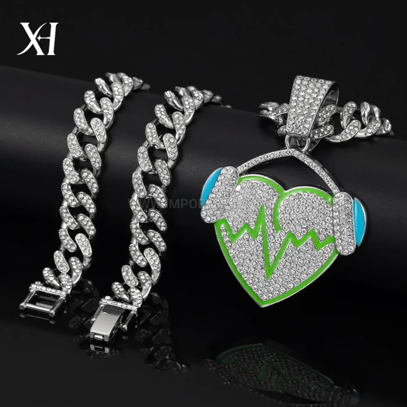 Classic Headphone Heartbeat Motif Cuban Link Pendant Necklace