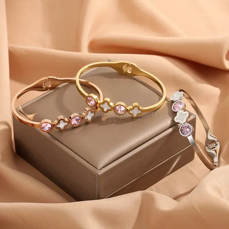 Rhinestone Four-Leaf Clover Stainless Steel Bangle