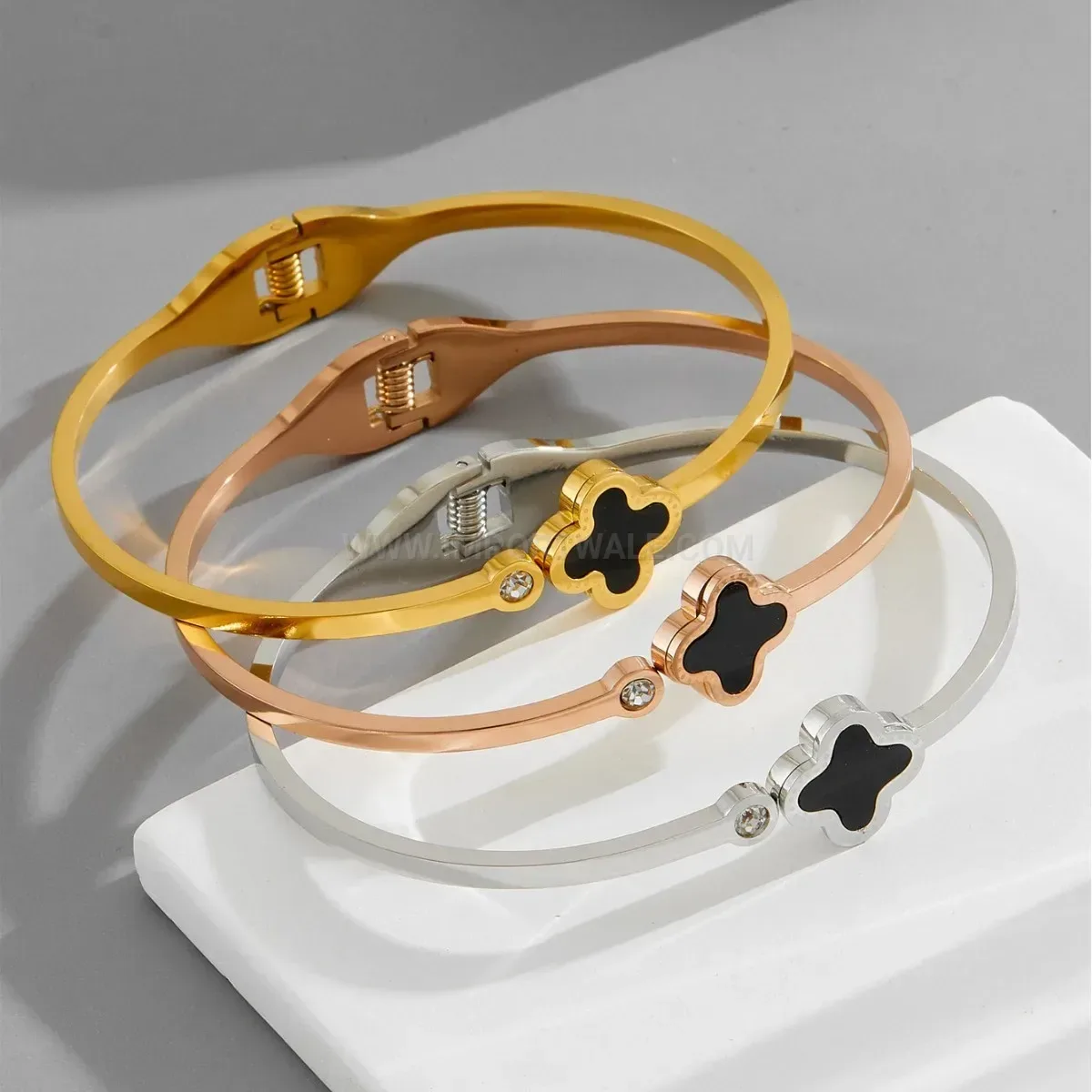 Minimalist Four-Leaf Clover Titanium Steel Bangle Bracelet