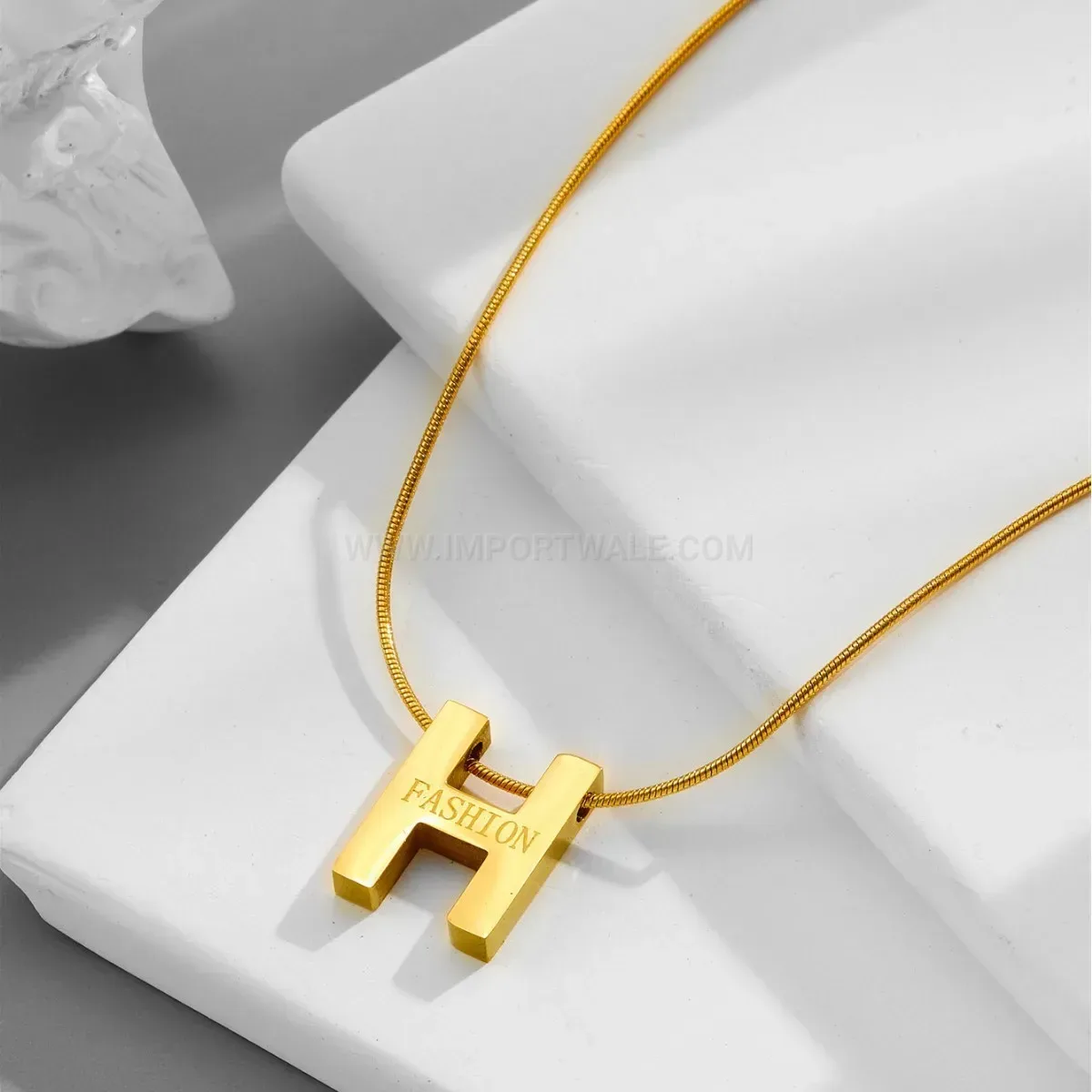 Stylish Contemporary Gold Plated Stainless Steel Letter H Pendant Necklace