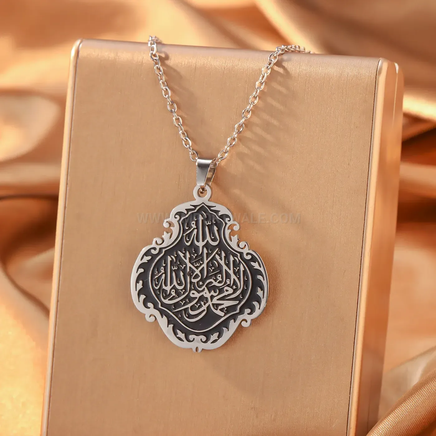 Scalloped Arch Vintage Stainless Steel Arabic Calligraphy Medallion Necklace