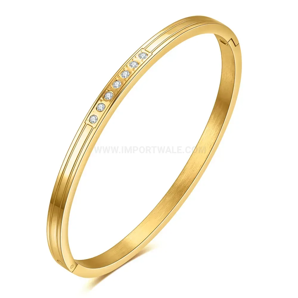 Elegant 18K Gold Plated Zirconia Inlaid Open Stainless Steel Bangle