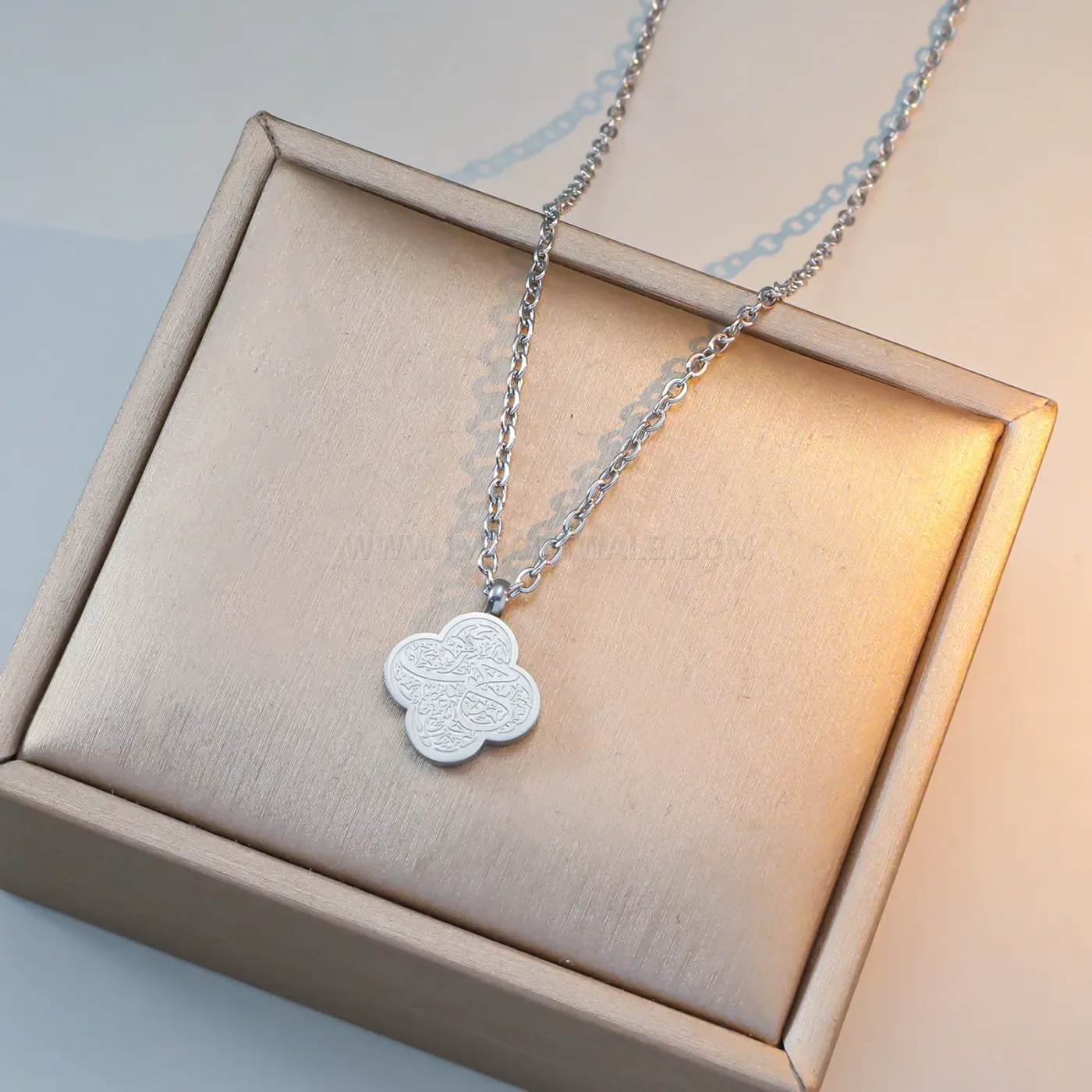 Stainless Steel Gold Plated Arabic Calligraphy Quatrefoil Clover Pendant Necklace