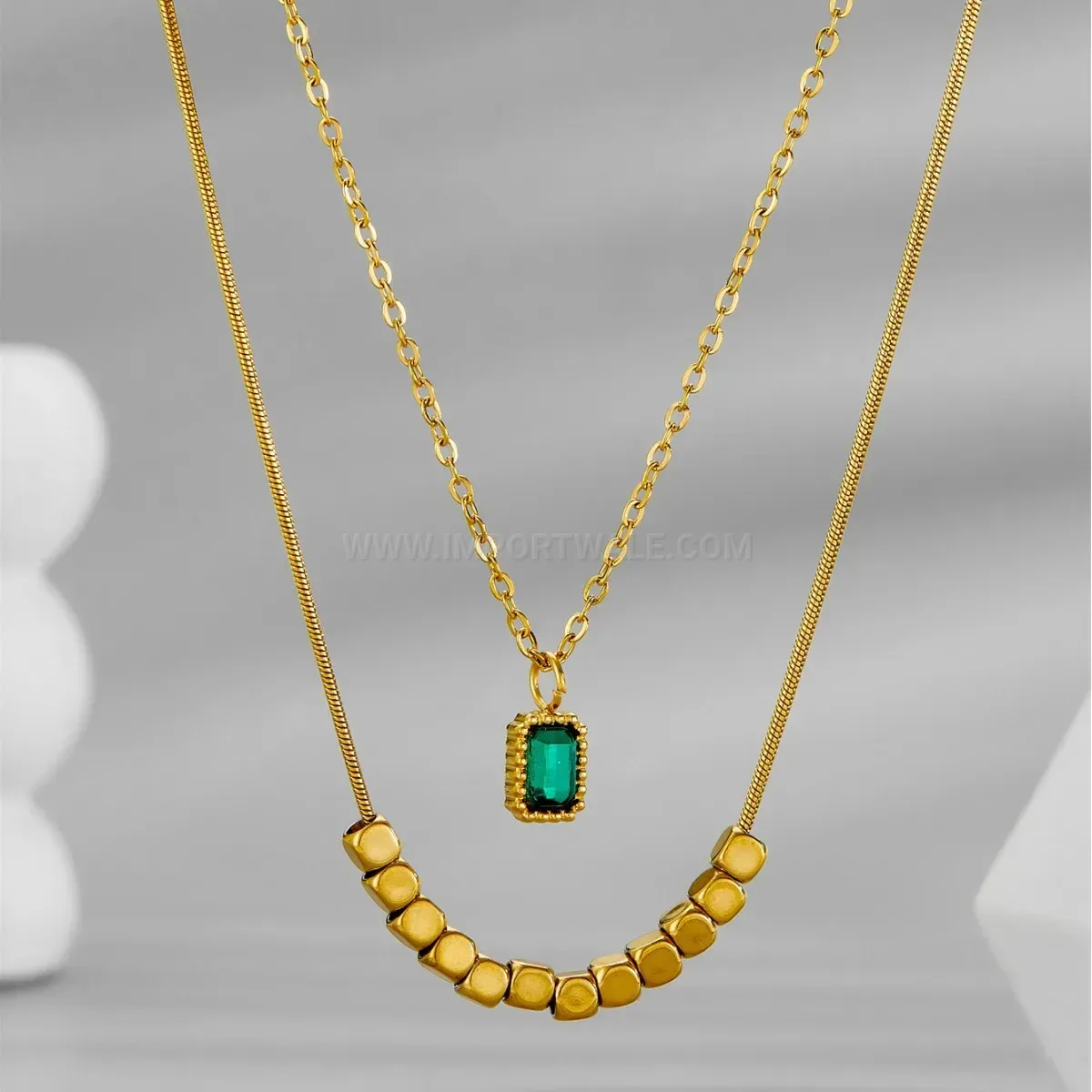 Modern Gold Plated Titanium Steel Heart Clavicle Necklace with Green Zirconia