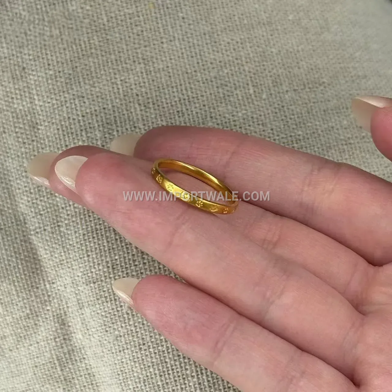 Delicate Polished Gold Cat Motif Ring